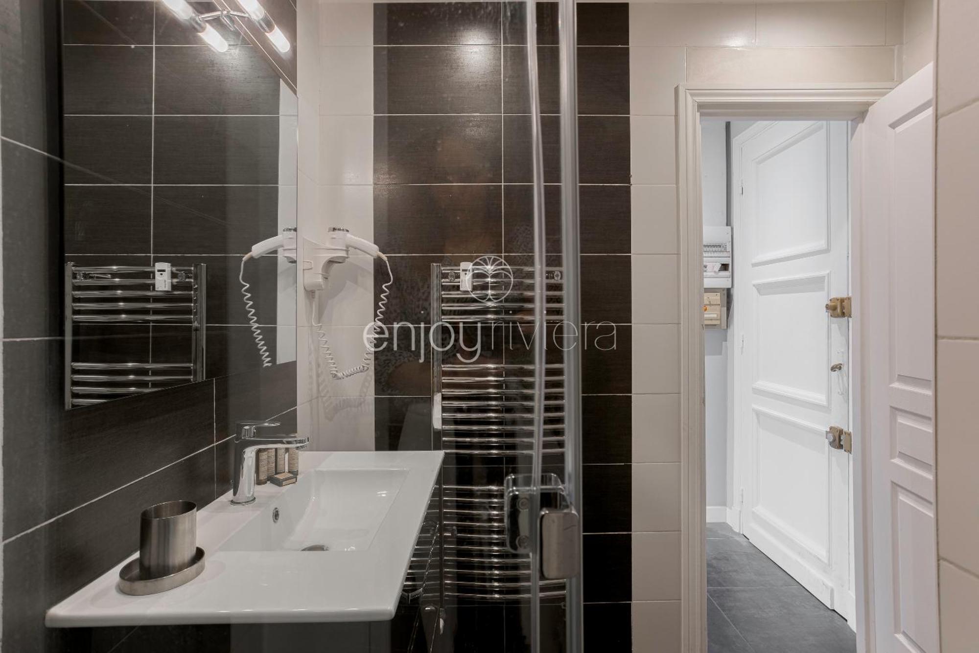 Palais Miramar - Suite & B31 - Croisette Emplacement Unique - 20M Plage - Wifi - Clim Канни Екстер'єр фото